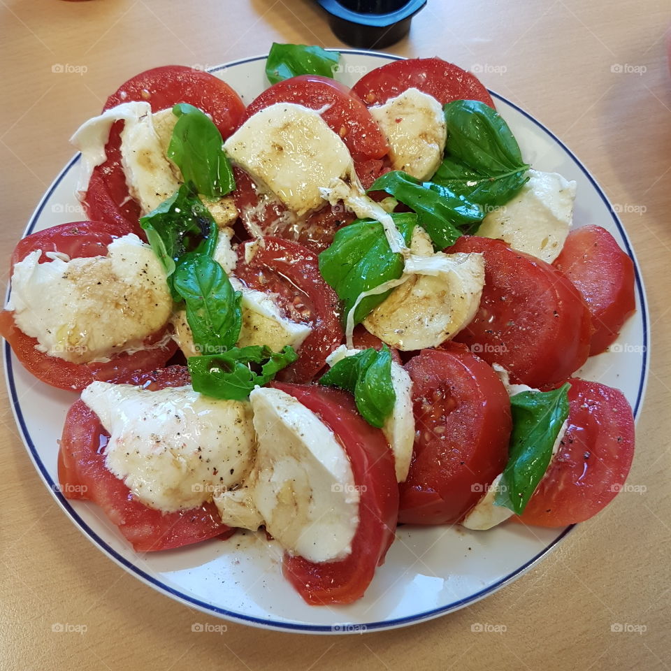 Tomate mit Mozarella