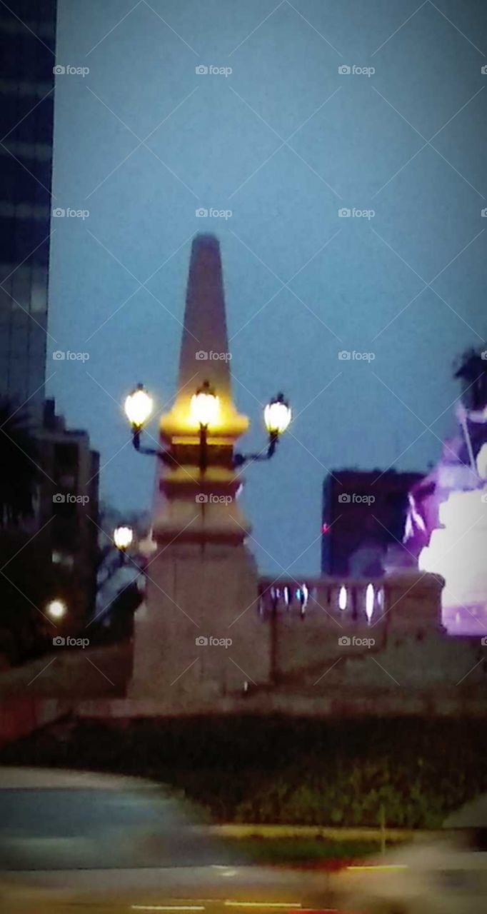 lámparas de la avenida.