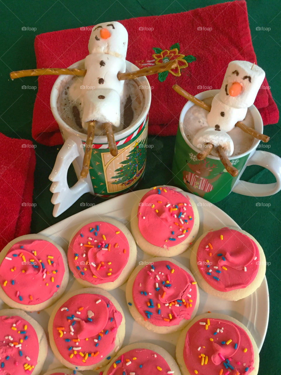 Warm up the day with hot chocolate and home cookies!