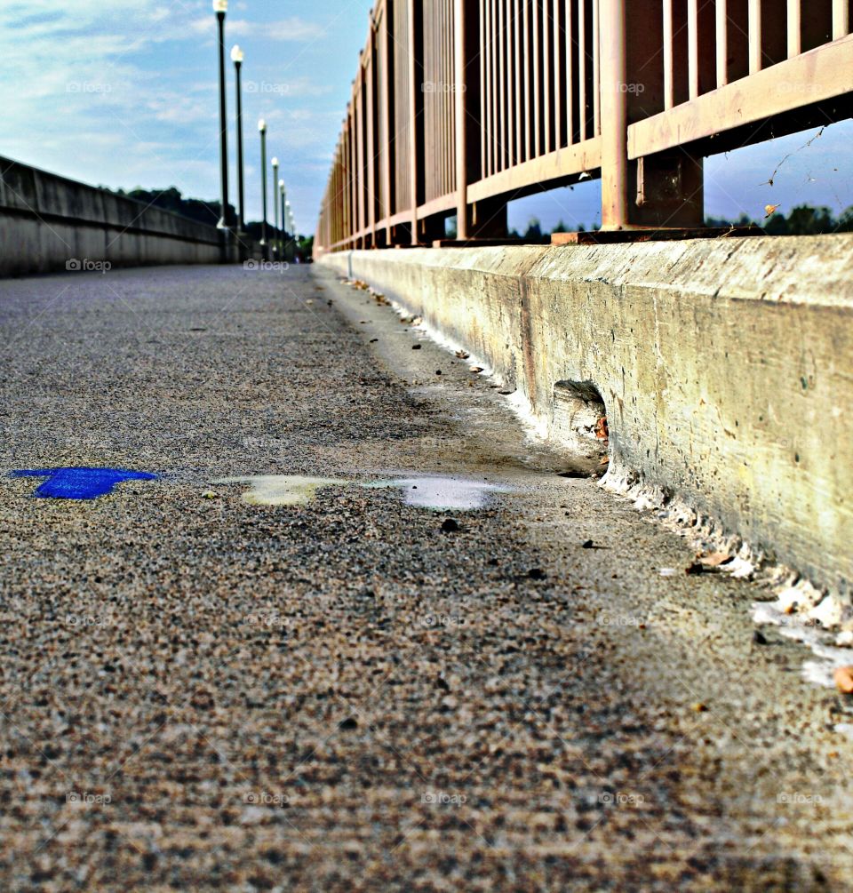 color. Arrows. Bridge. Direction.