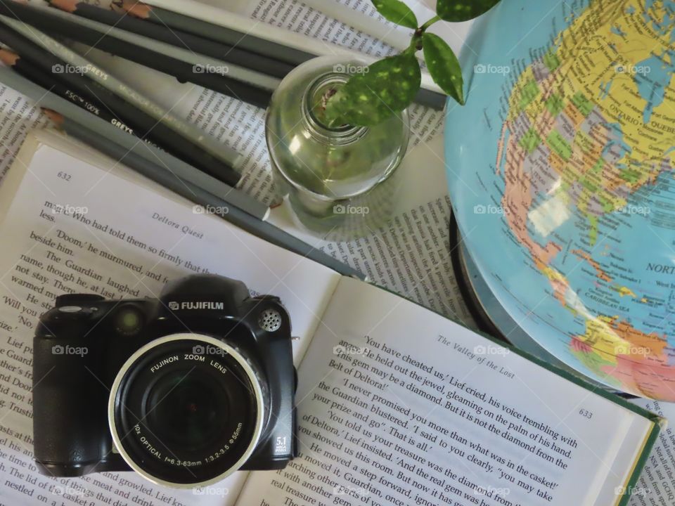 Desk study flatlay.