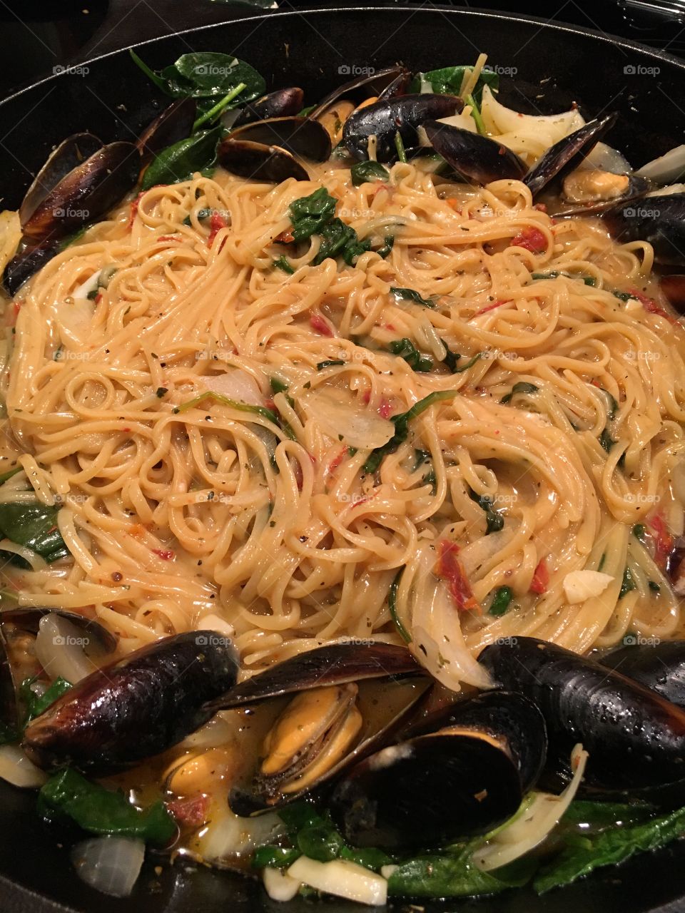 Mussels and linguine 