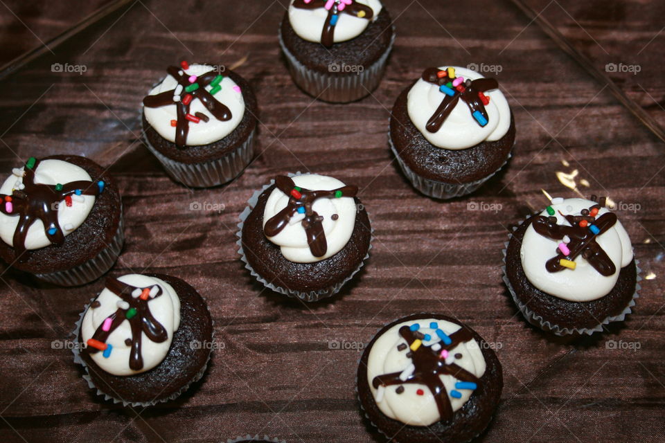 Chocolate cupcake sundaes 