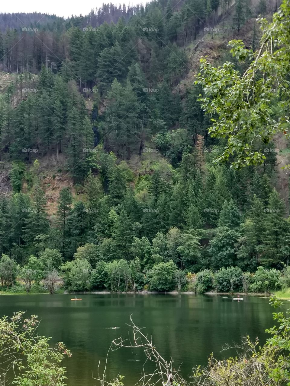 lake and mountain, Oregon gorge