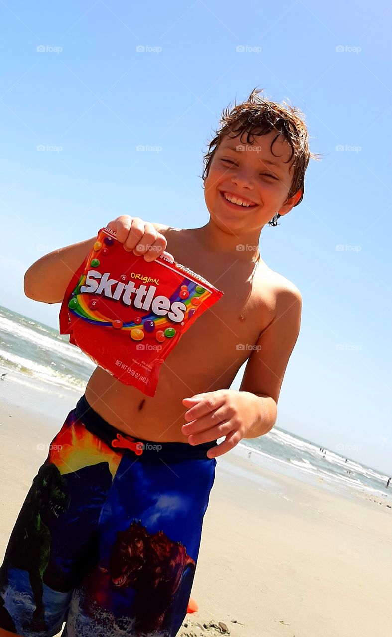skittles make him very happy😜