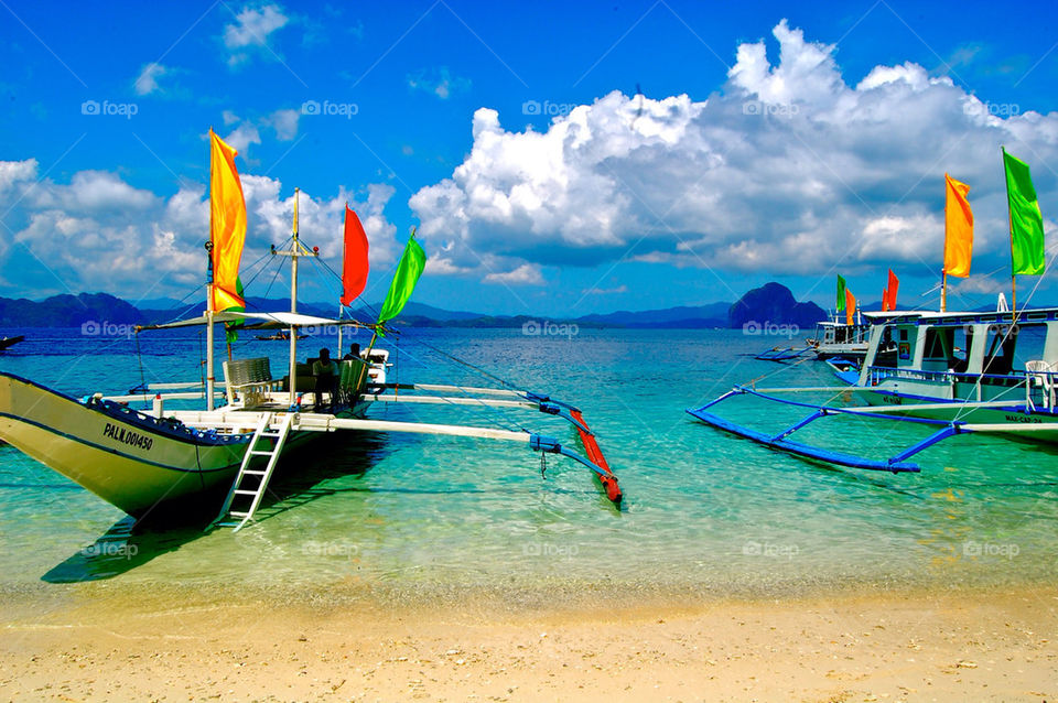 boat island philippines palawan by sherald