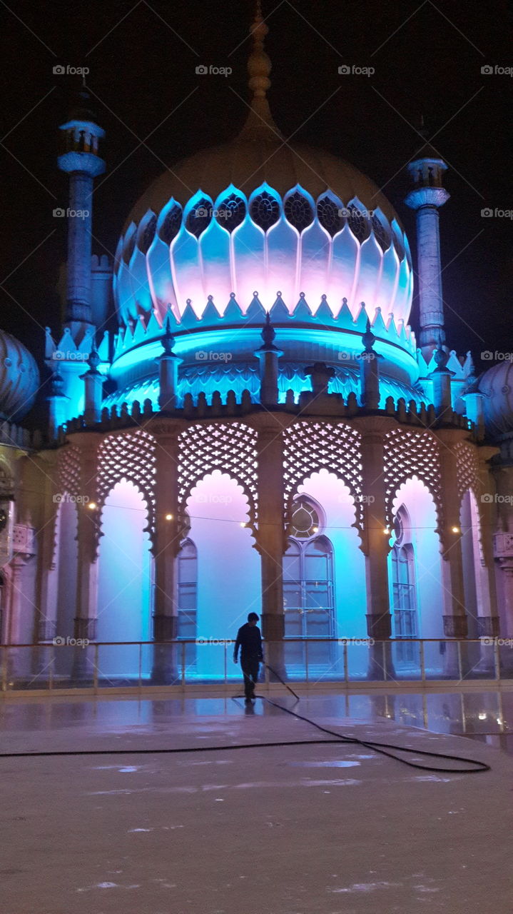 Aladdin castle in real life: This brighton royal pavilion reminds me of the Aladdin & Jusmine fairy tale movie, the magical lamp and the flying carpet.