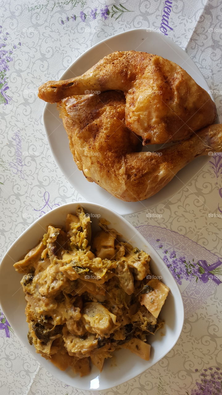 Hähnchenschenkel mit Maultaschenpfanne 🍗🌞