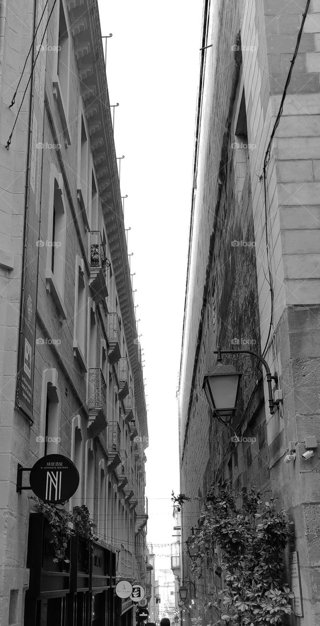 Architecture photography of a building in black and white /beautiful streets and buildings in Old Towns and cities/all kinds af structures and designs on architectural buildings