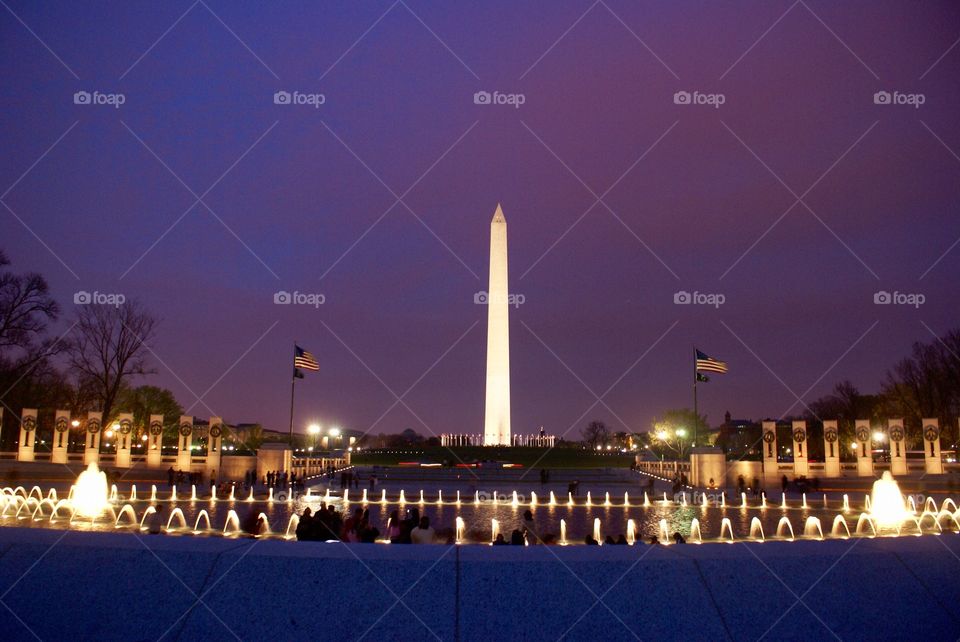 World War lol Memorial and Washington Memorial at night