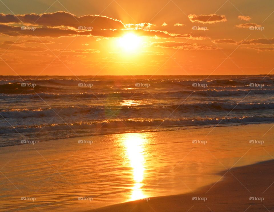 Liquid ahold -?The Golden Hour offers plenty of opportunities for great photos, and the really beautiful thing is that it happens twice a day!