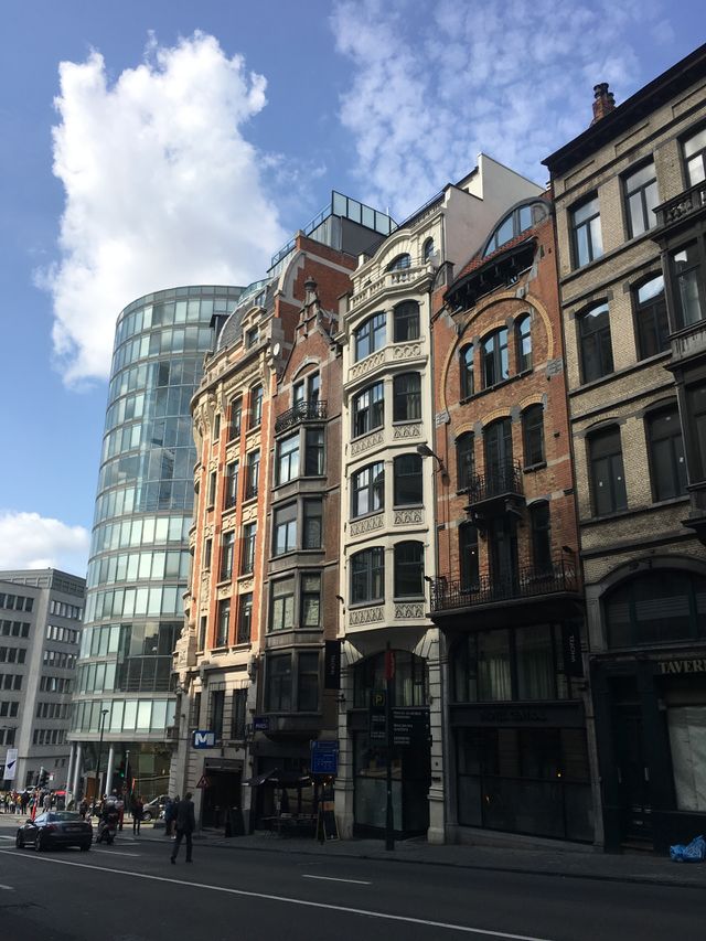 Old town Brussels buildings with new
