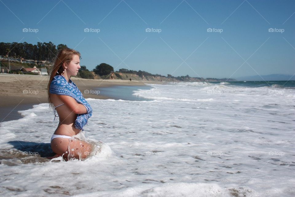girl in tide