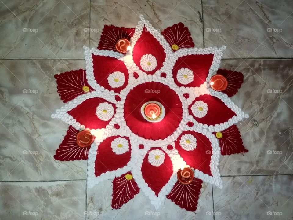 Beautiful Rangoli made on the occasion of Diwali | Happy Diwali | Indian Traditional Art | Colors | Colorful Rangoli | Lights | Lamps