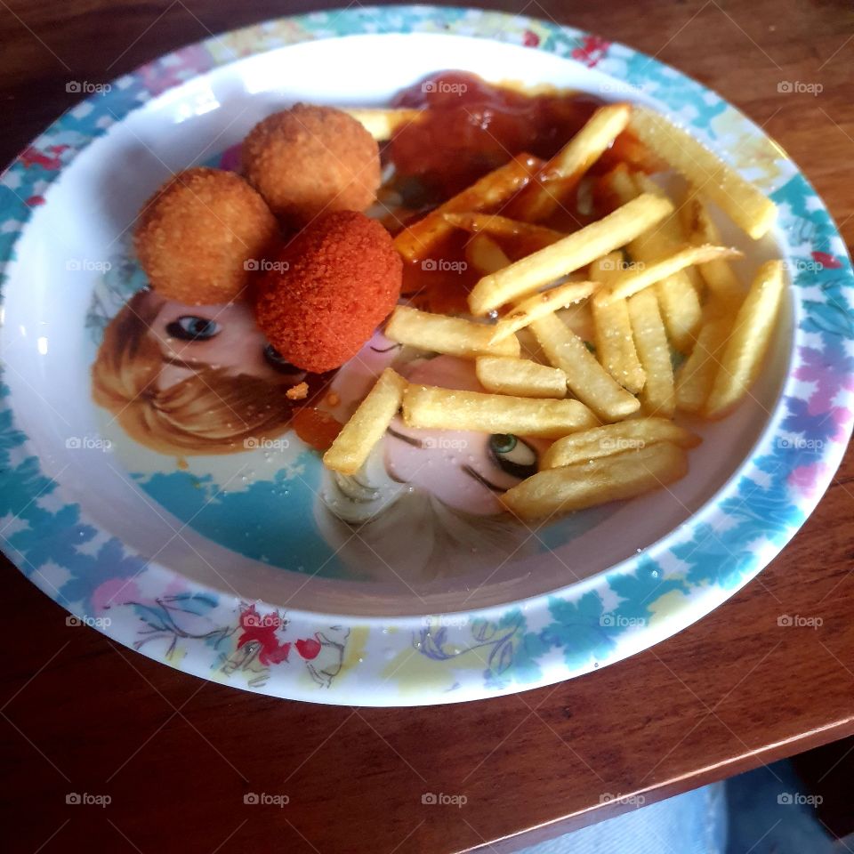 fries with curry and snacks