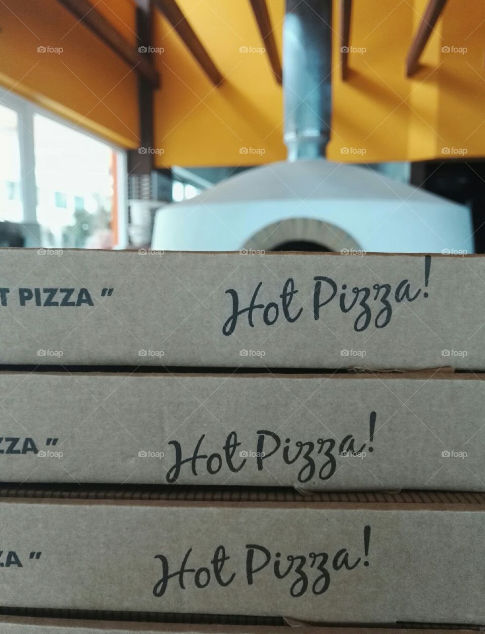 hot pizza boxing and wood fired oven