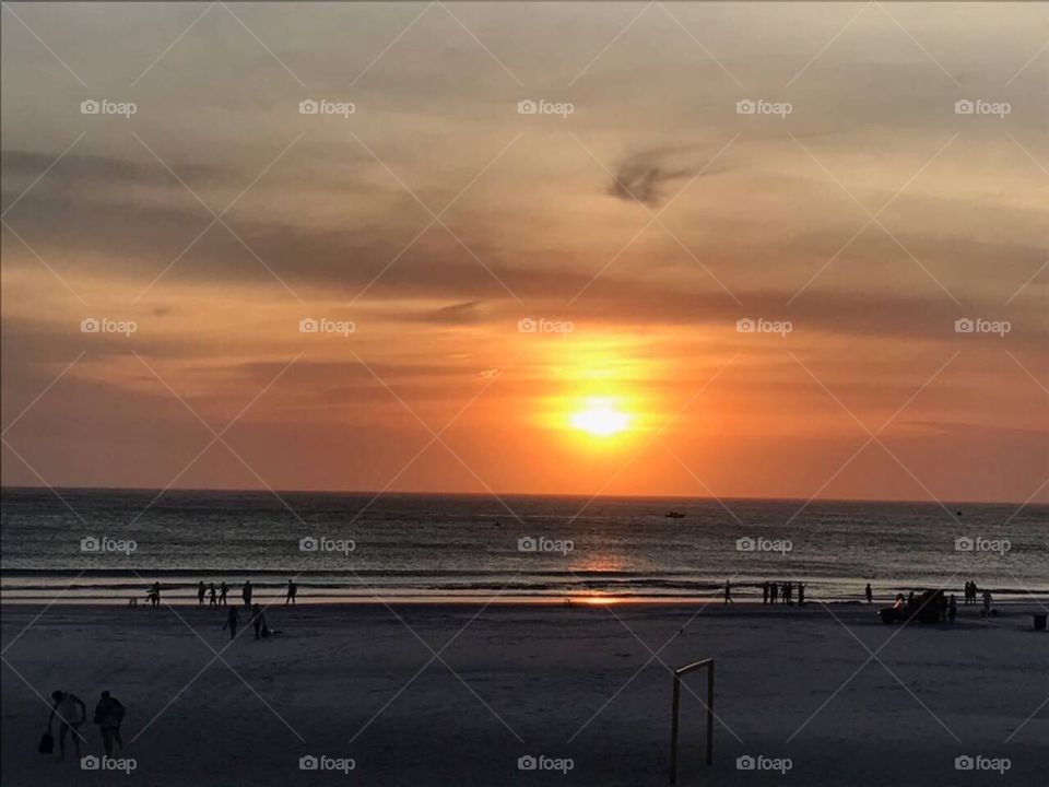 Por do sol na Praia Grande. Arraial do Cabo. Brasil.