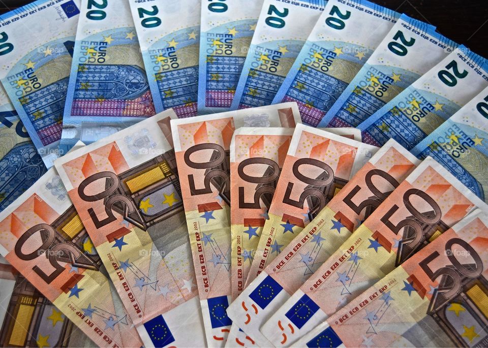 Euros neatly spread out €20 €50