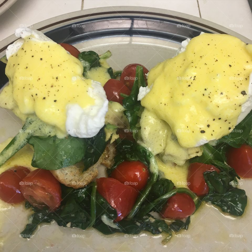Vegetarian Eggs Benedict - Happy Morning! 