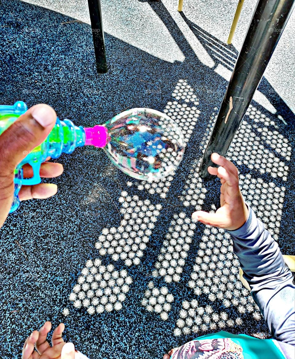 Bubble 🫧 play with the grandson on the playground