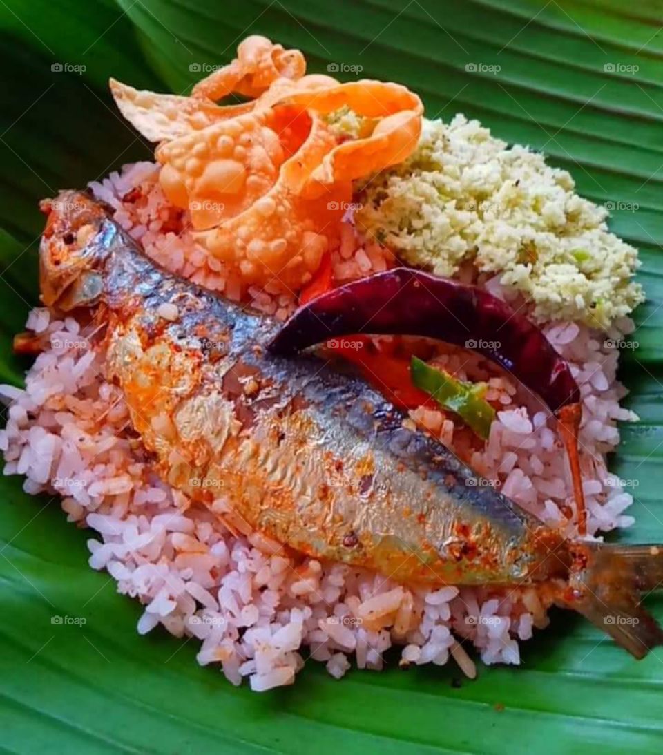Sri Lankan rice and curry combo .