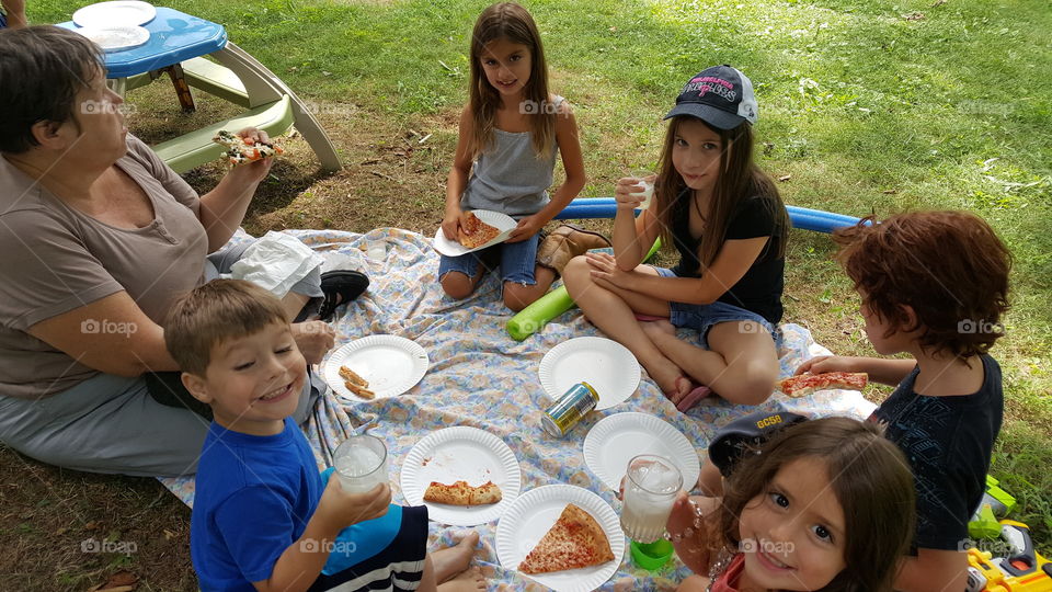 pizza picnic