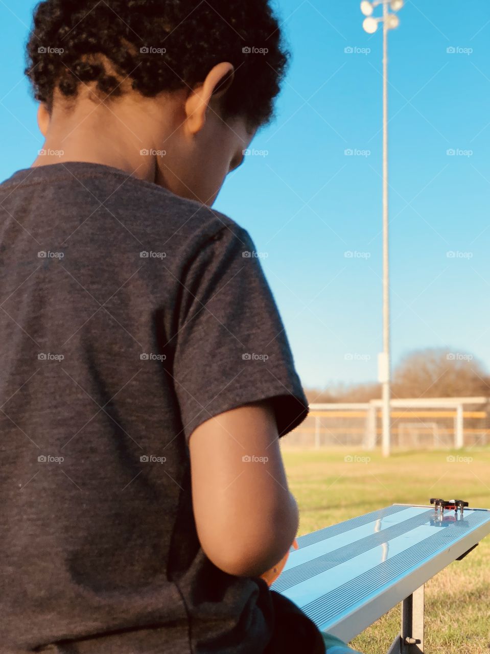 I like playing in the park. During a beautiful day I can’t help but want to be in the park and make my android fly in the blue clear sky.