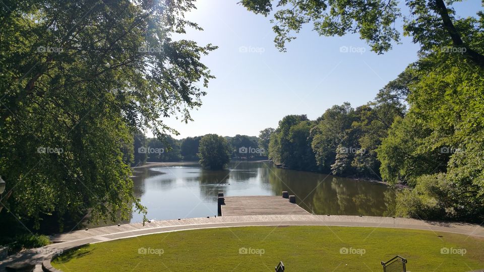 Piedmond Park and its lake