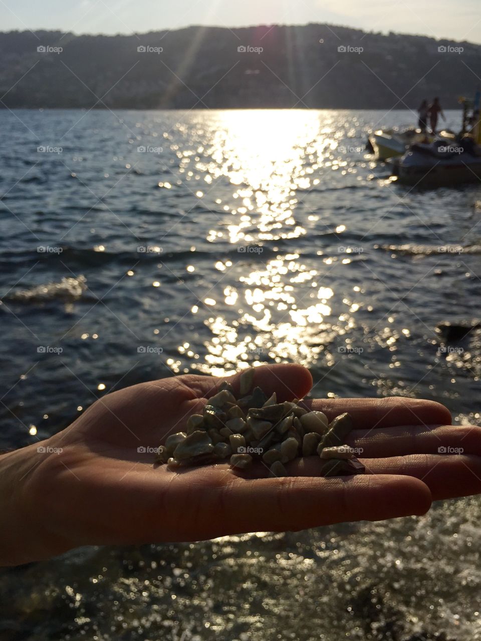 Gravel-stones in hand