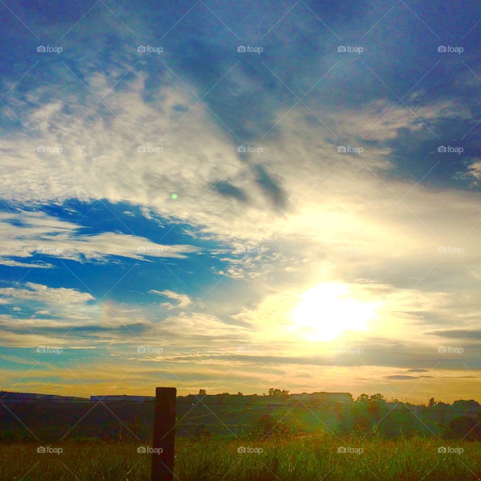 🌅Desperte, #Jundiaí. 
Que a #SegundaFeira seja muito boa.
🍃
#sol #sun #sky #céu #photo #nature #morning #alvorada #natureza #horizonte #fotografia #pictureoftheday #paisagem #inspiração #amanhecer #mobgraphy #mobgrafia #AmoJundiaí