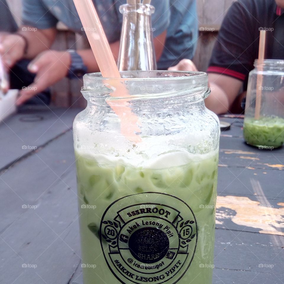green tea at cafe