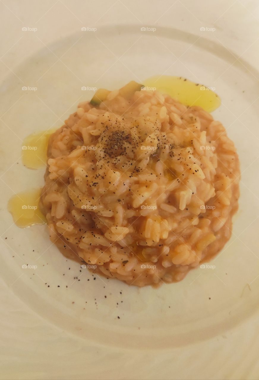 an Italian chef friend of mine cooked a risotto with tomato, pepper and oil