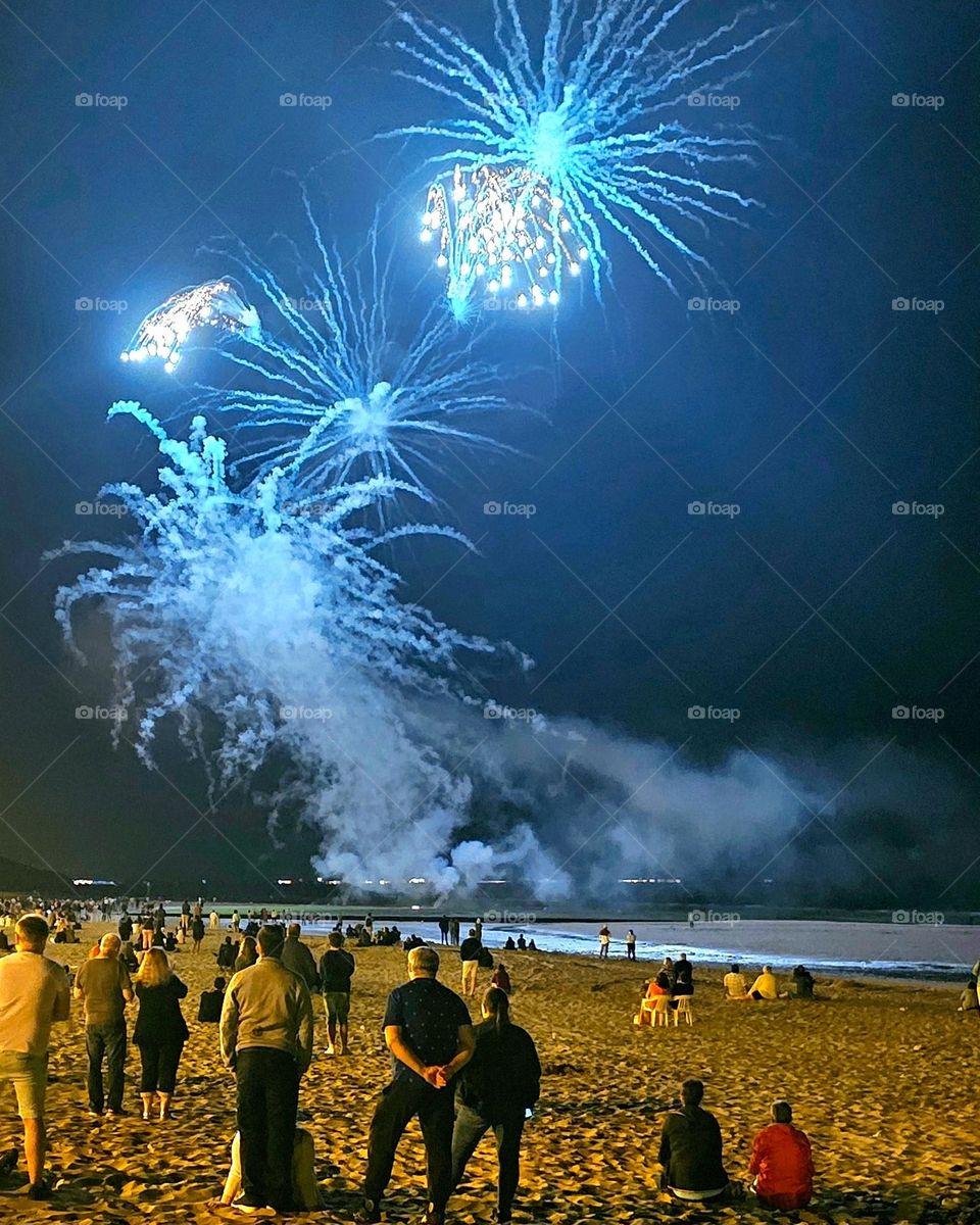 feu d'artifice sur la plage