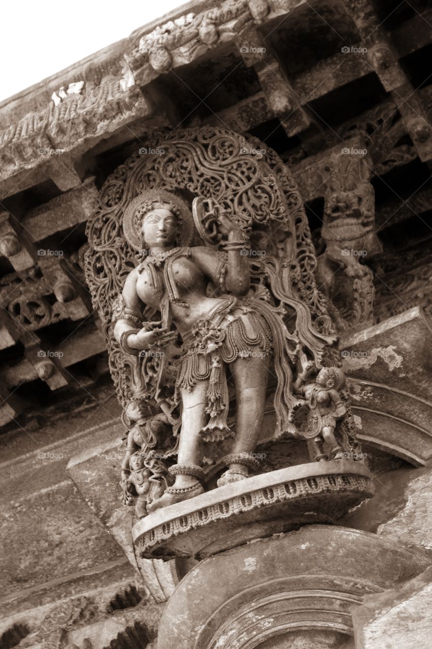 Belur Chennakeshava temple Apsara - Darpana sundari