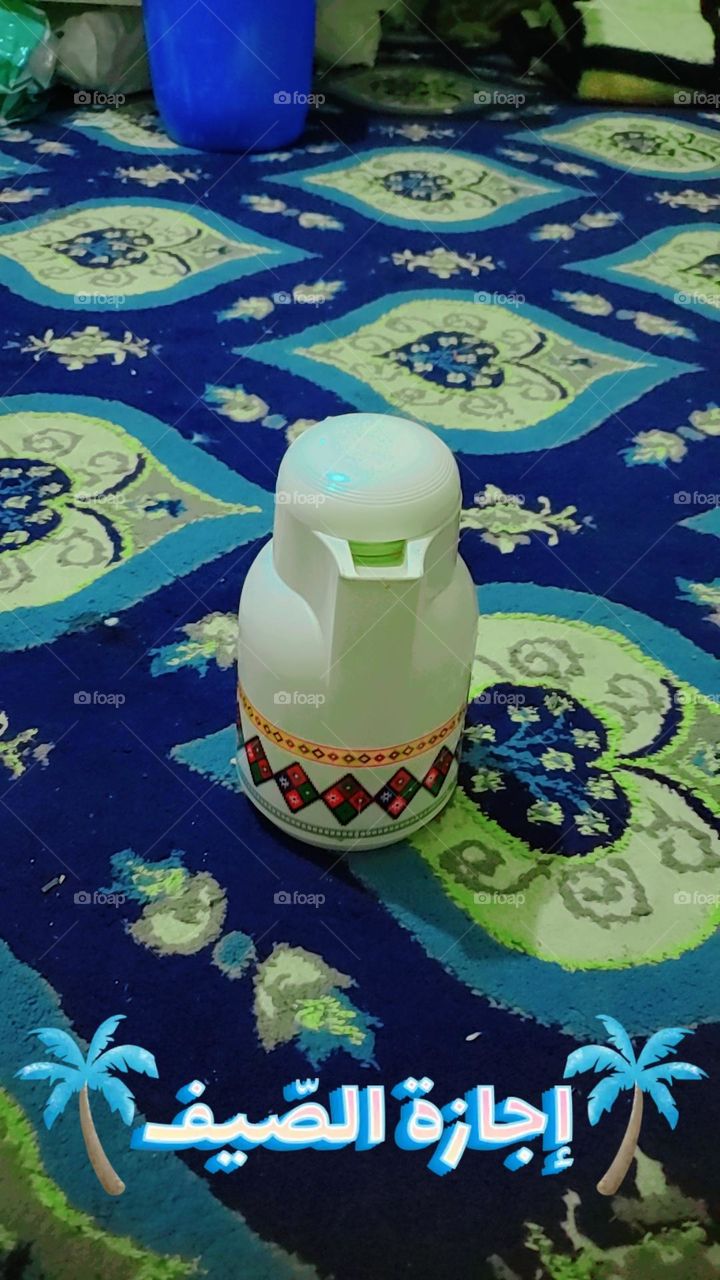 Glory be to God, the wonderful picture and its appearance are very beautiful. It is a tea refrigerator with sweet carpets