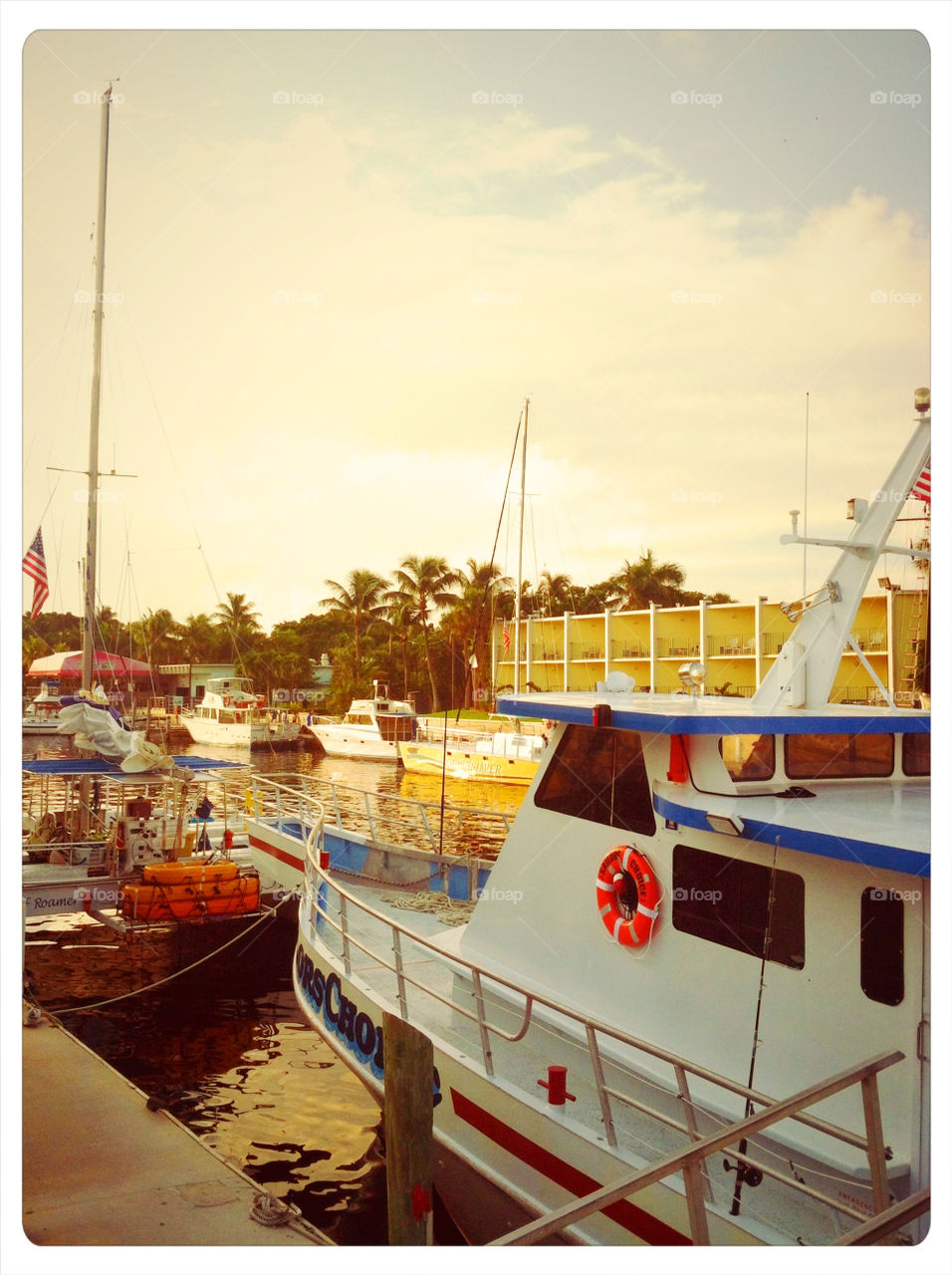 sunny boats port warm by solerito