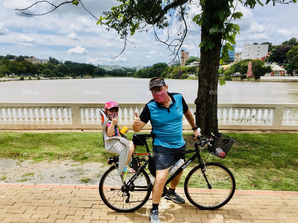 I love cycling, because with it I ride with my daughter all over Brazil.  Here: city of Bragança Paulista! / Eu amo bicicleta, pois com ela passeio com minha filha por todos os lugares do Brasil. Aqui: cidade de Bragança Paulista!