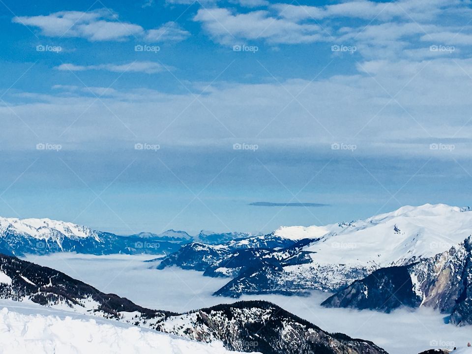 Snowy mountain peaks 