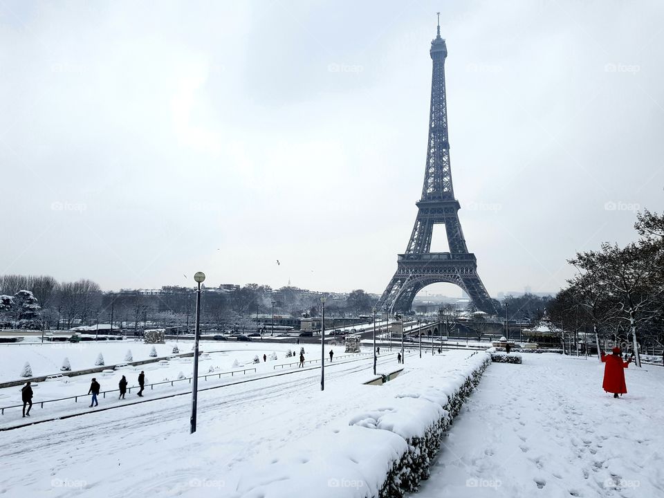 Snow in Paris!