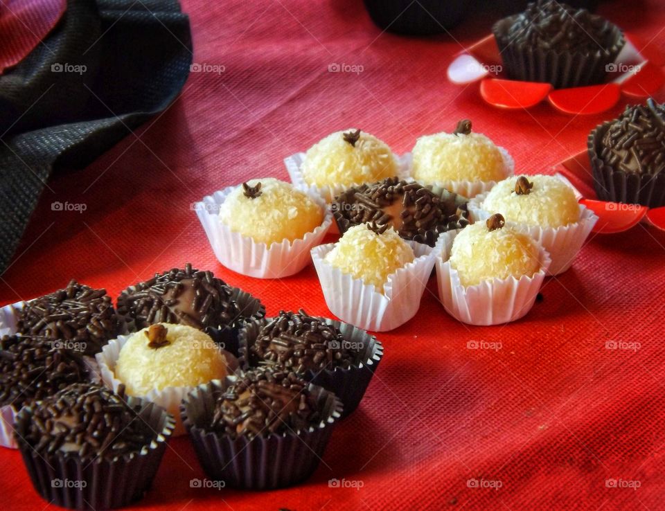 Brigadeiro e beijinho