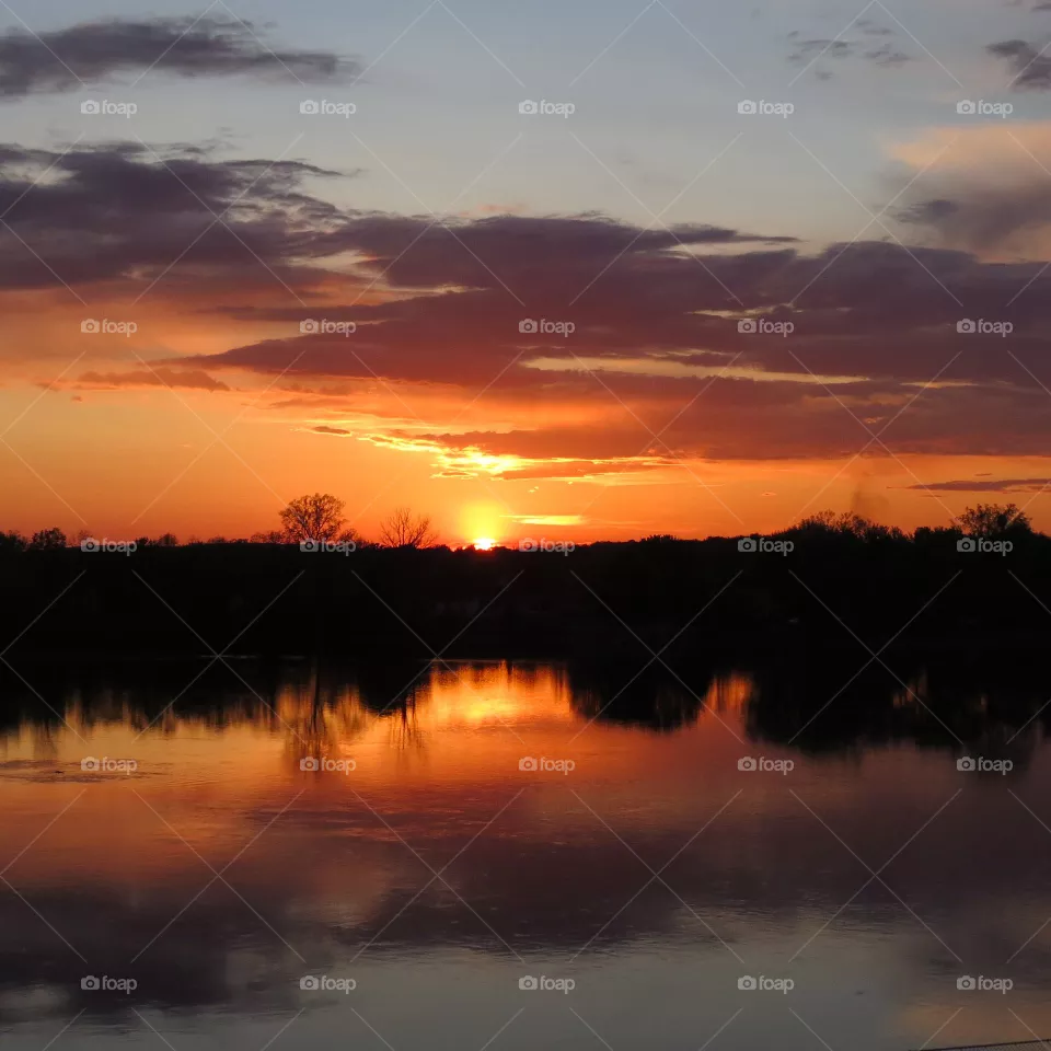 Red sky at night
