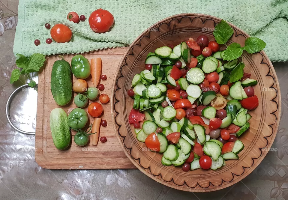 Салат с помидорками