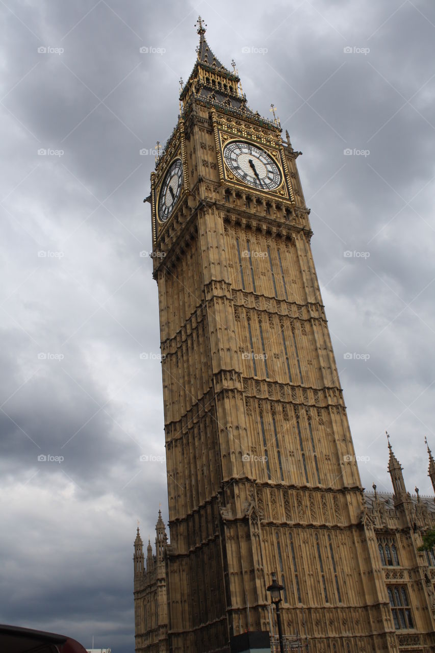 Hey Big Ben! Just counting the time on a cloudy day... I see you