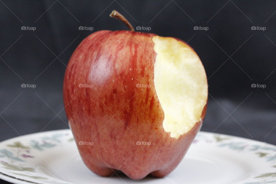 Apple bite