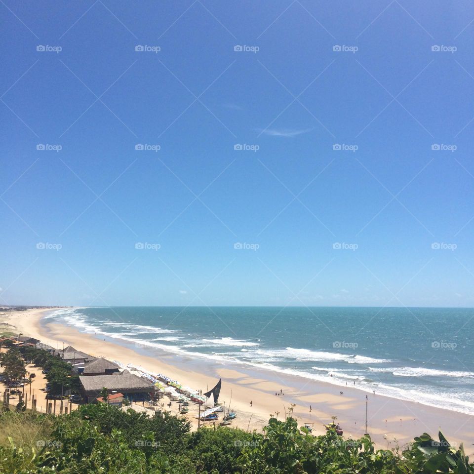 🇺🇸 The beauty of the Brazilian coast: here, our beaches are charming and very well maintained. / 🇧🇷 A beleza do litoral brasileiro: aqui, as nossas praias são encantadoras e muito bem cuidadas.
