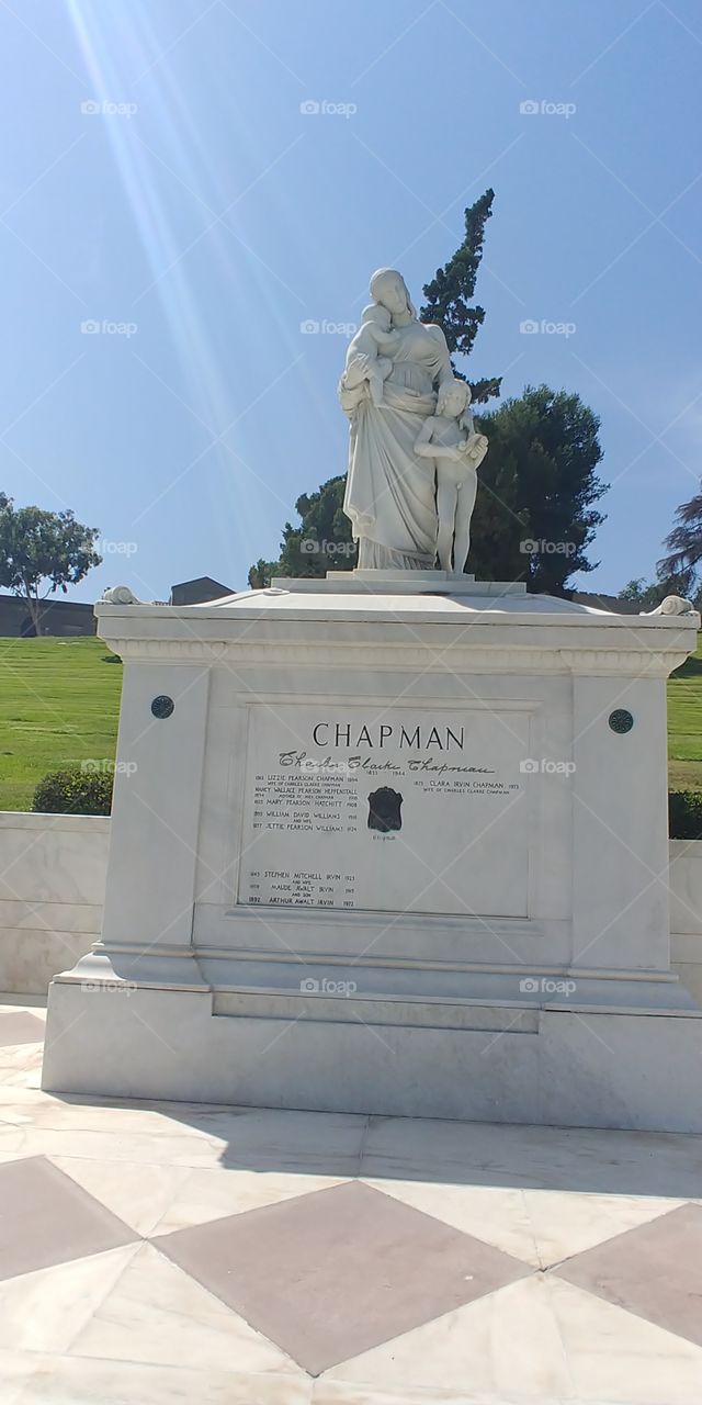 reflection statue white