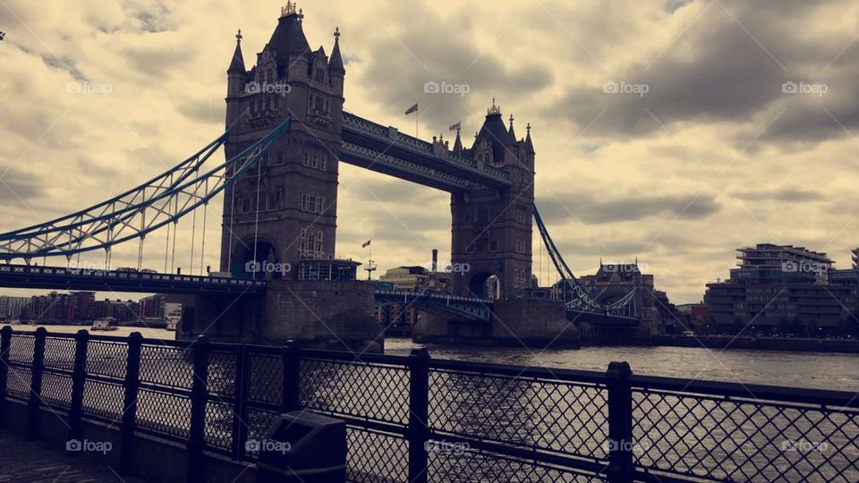 #london #bridge #contrast #UK 