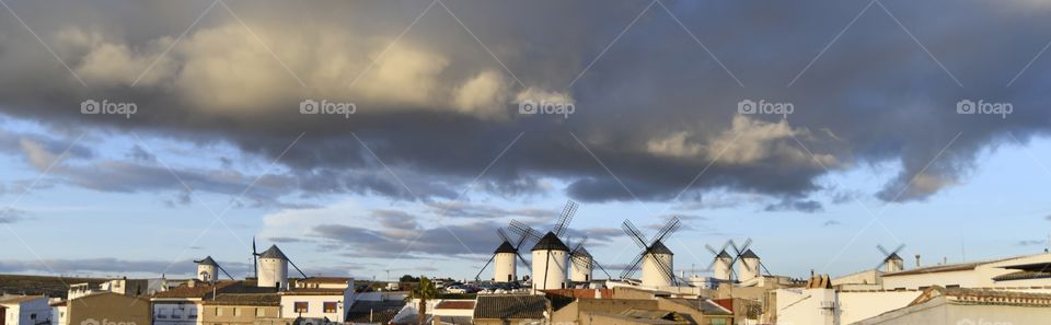 Campos de Criptana 
molinos de viento
 Criptana Fields
 windmills