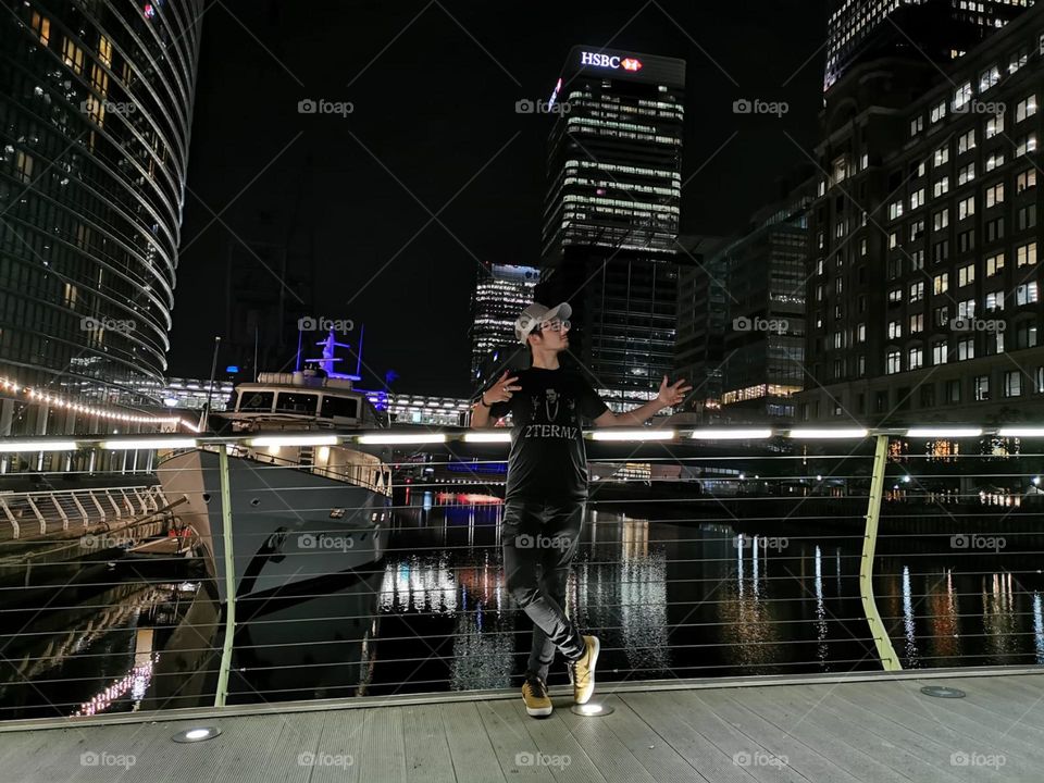 Walking through the night like a star ⭐️