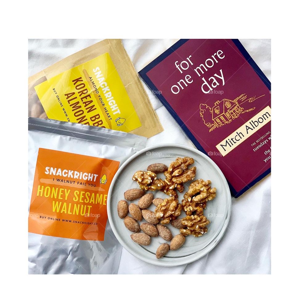 Weekend clean snacking with almonds and nuts 